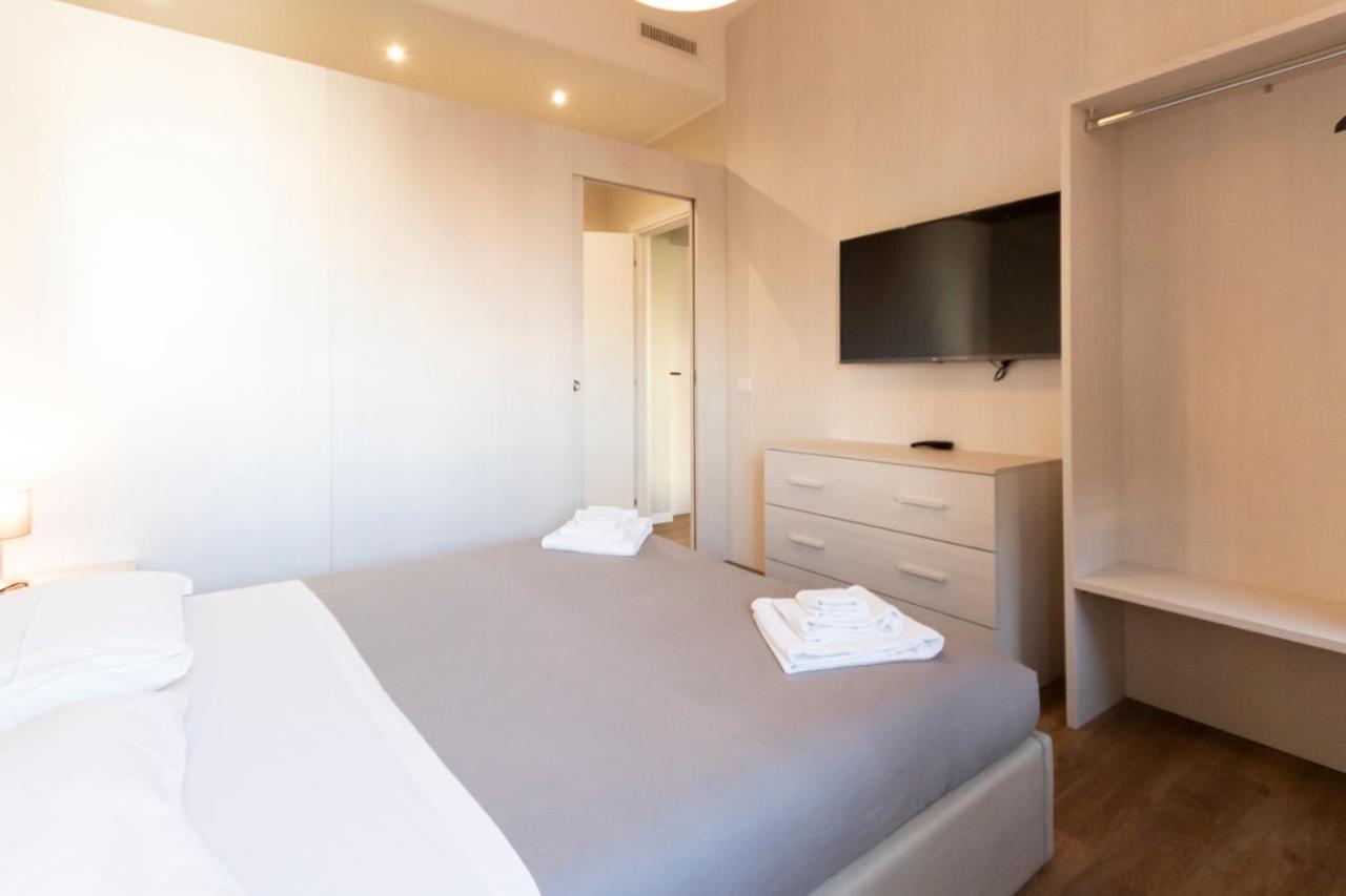 Via Torino Apartment 1 Милано Екстериор снимка