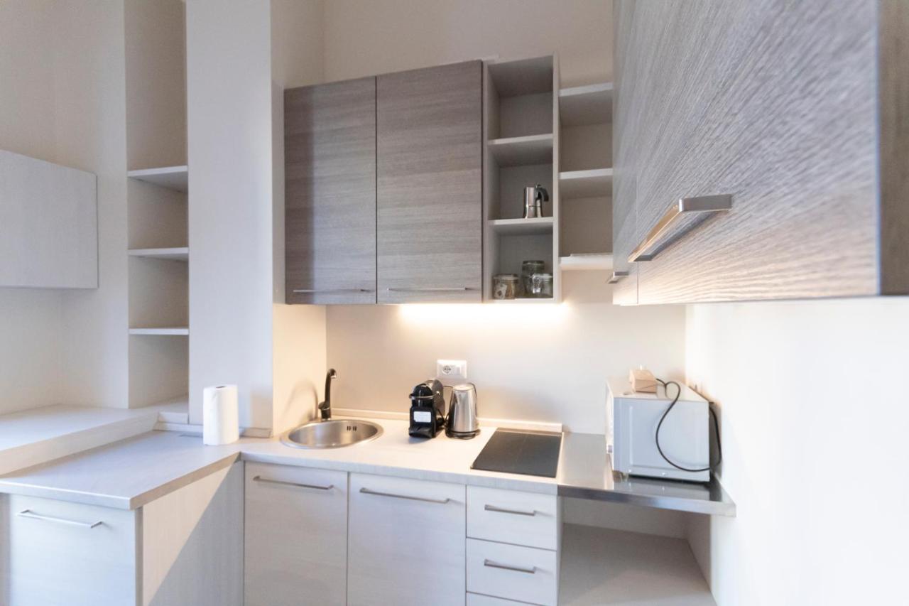 Via Torino Apartment 1 Милано Екстериор снимка