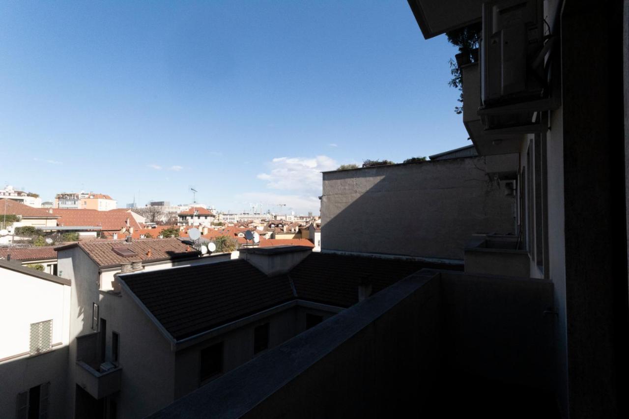 Via Torino Apartment 1 Милано Екстериор снимка