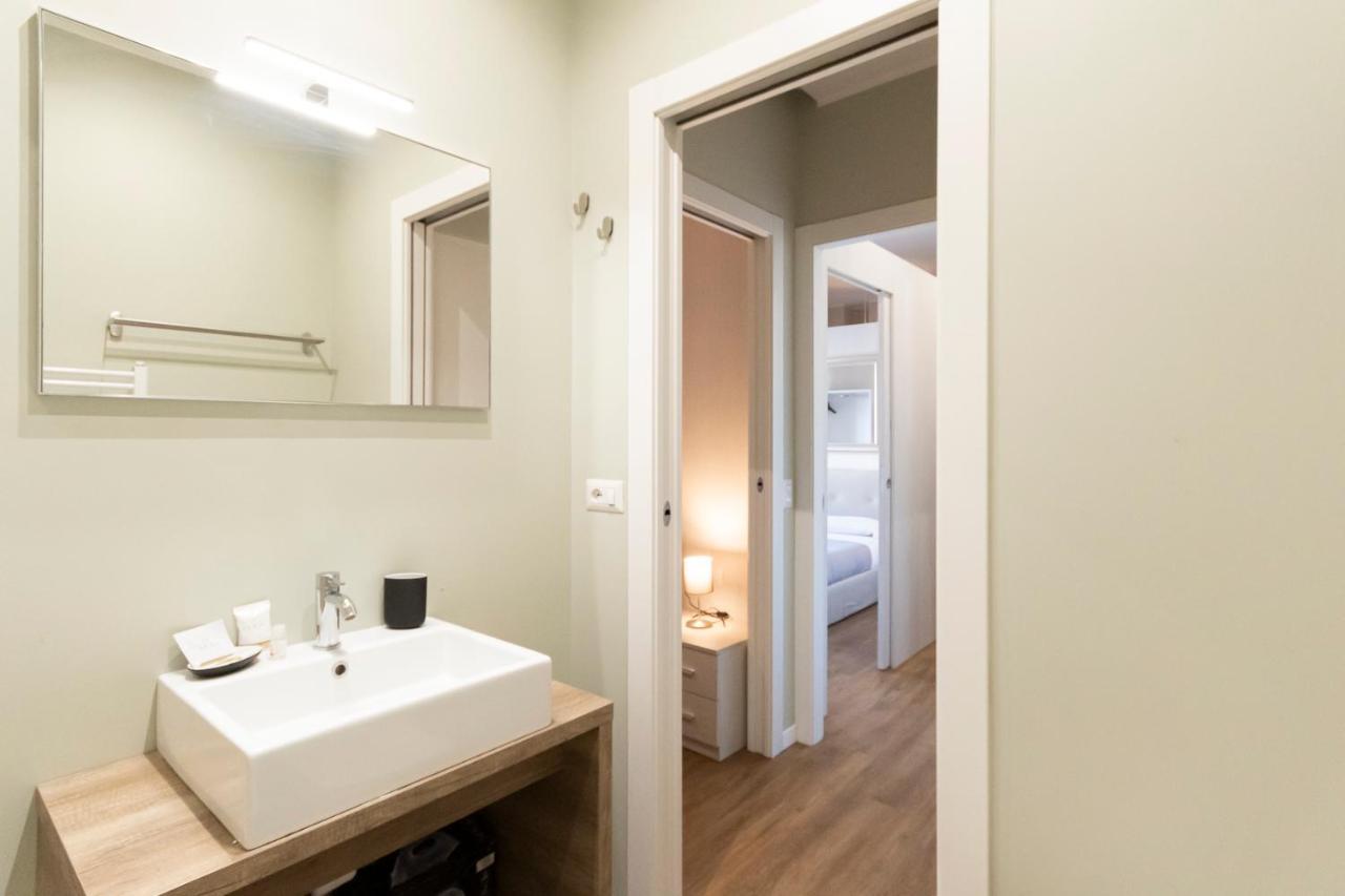 Via Torino Apartment 1 Милано Екстериор снимка