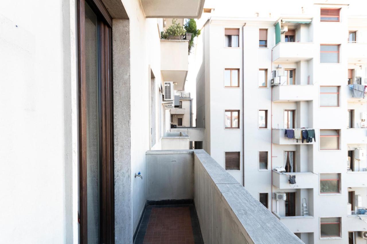 Via Torino Apartment 1 Милано Екстериор снимка