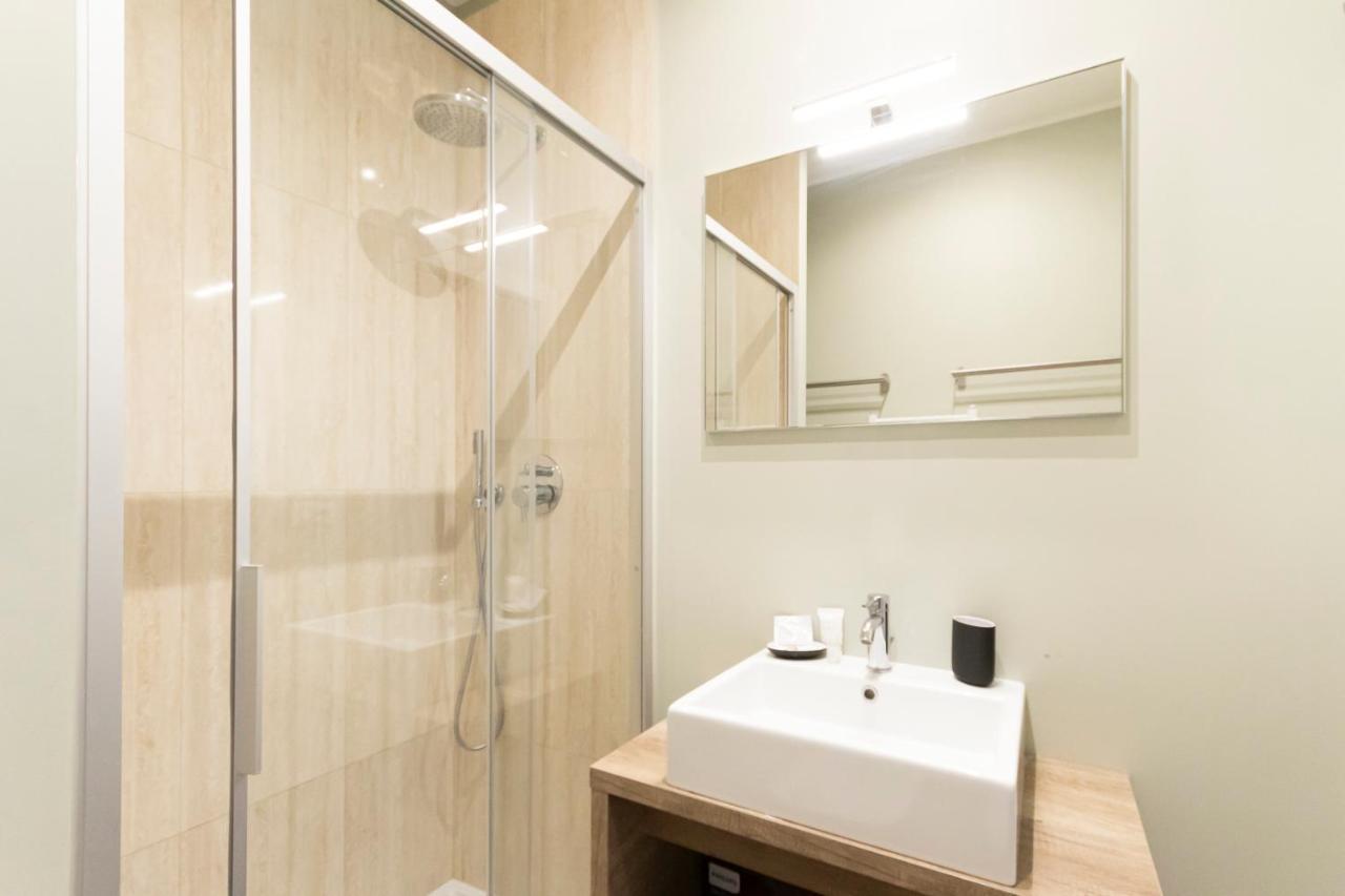 Via Torino Apartment 1 Милано Екстериор снимка